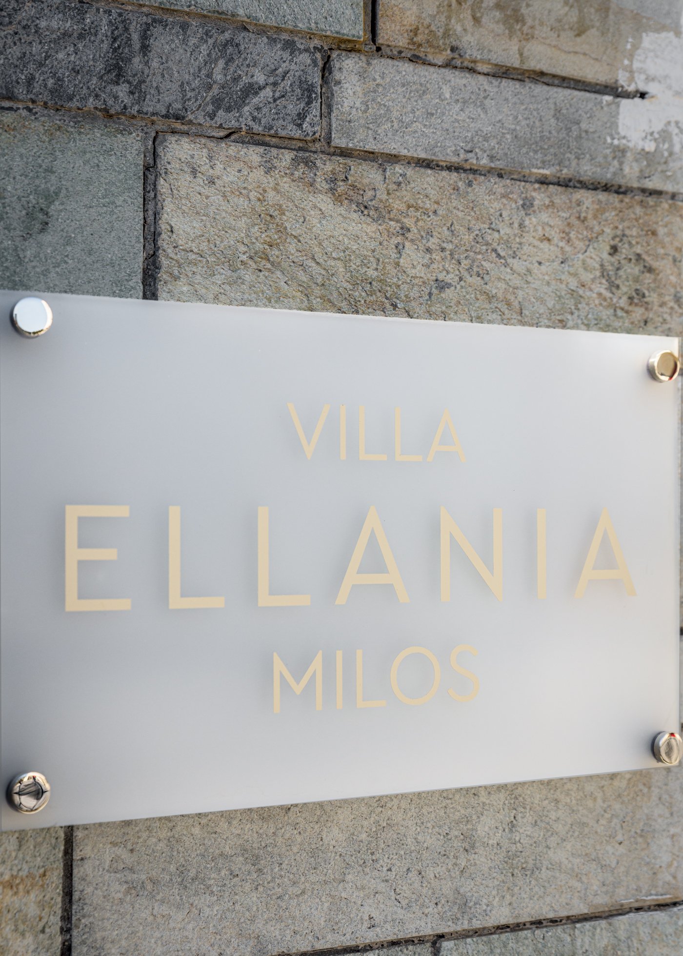 villa-ellania-milosbooking